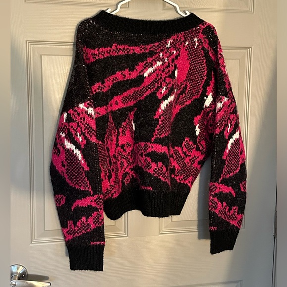 Fuzzy Knit Printed Crew Neck Sweater - Picture 6 of 7